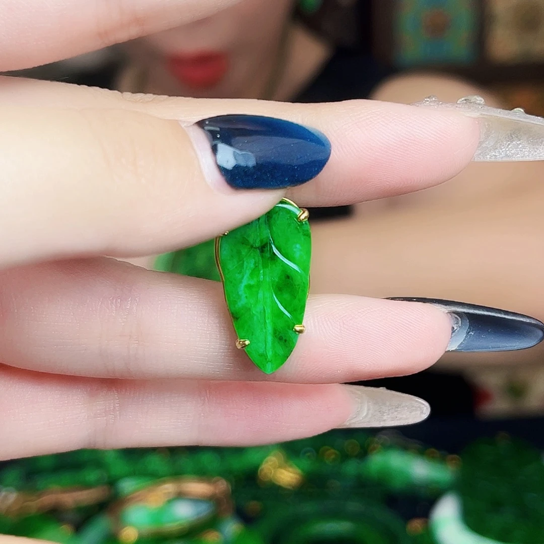 颈饰银S925镶嵌翡翠多样性