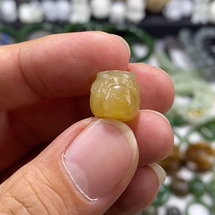 和田玉未镶嵌车挂