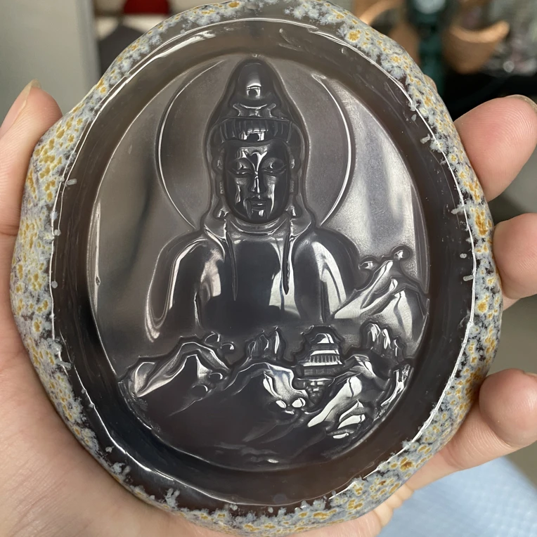 山水观音玛瑙原皮雕刻摆件