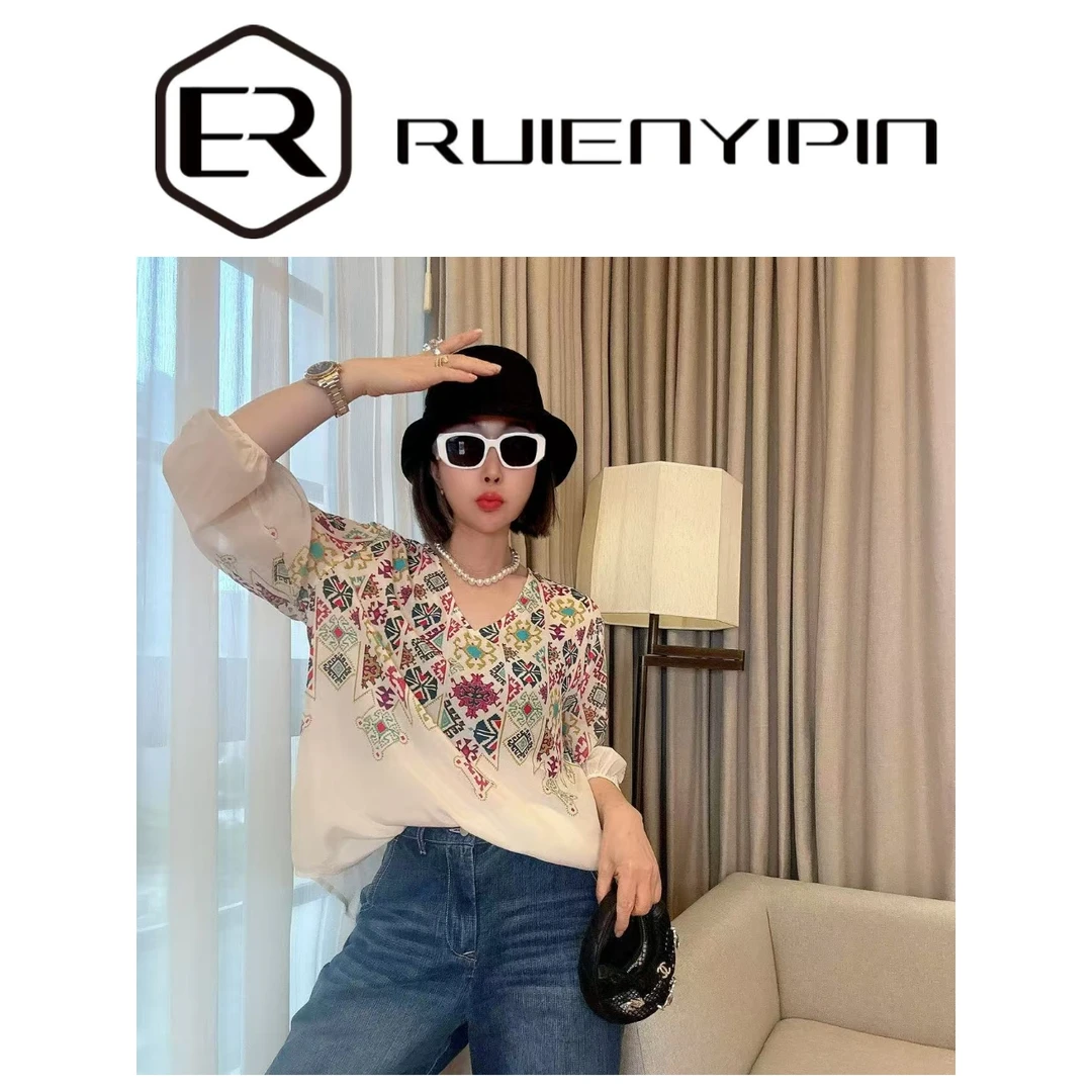 7412#【炫妈】团花图案V领上衣 桑蚕丝设计时尚显瘦