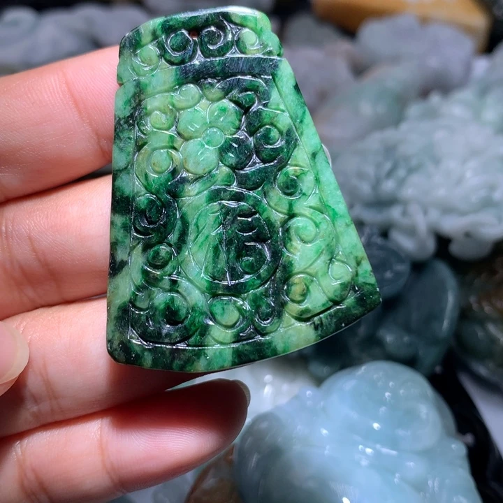 翡翠未镶嵌颈饰保真天然A货翡翠