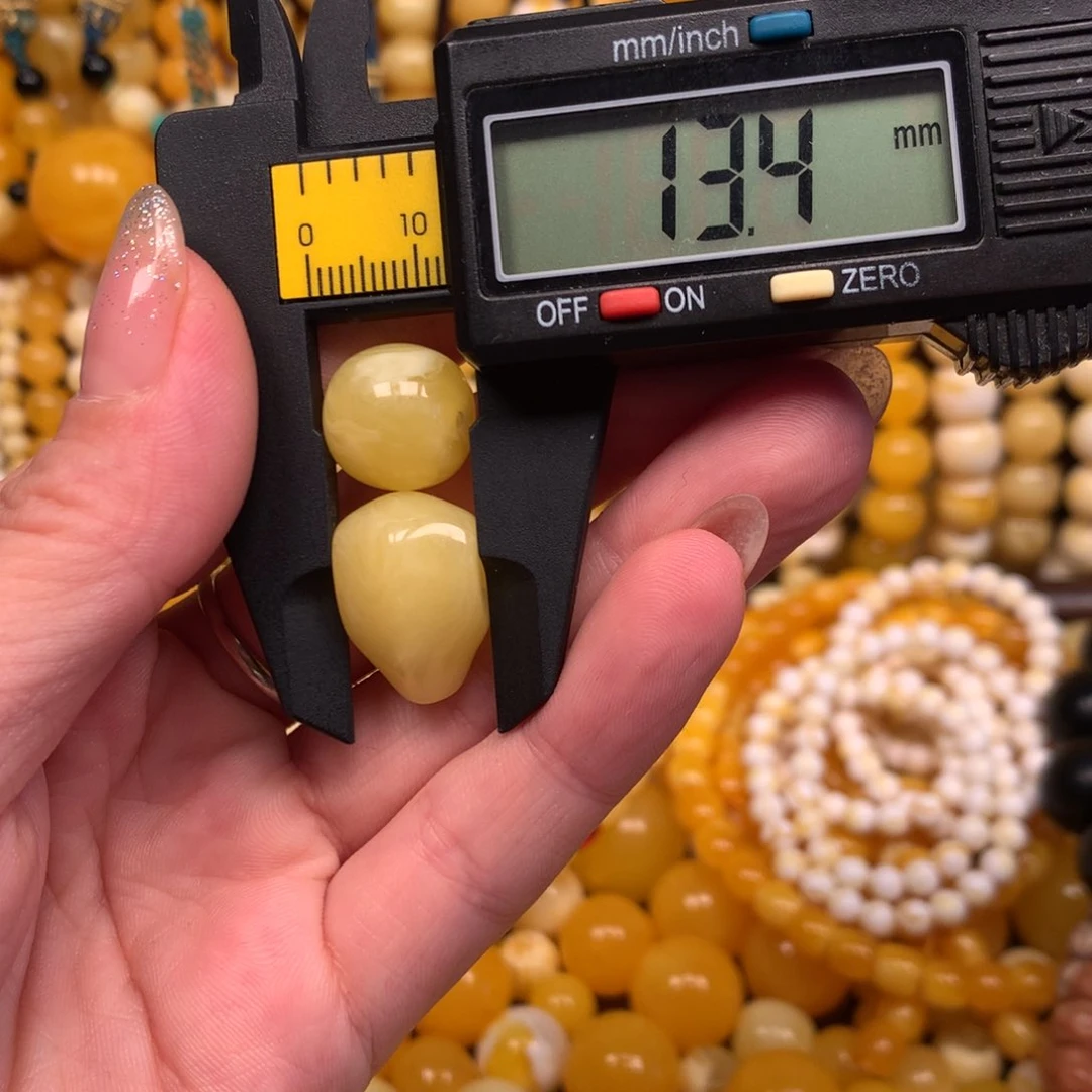 无非金属仿琥珀74