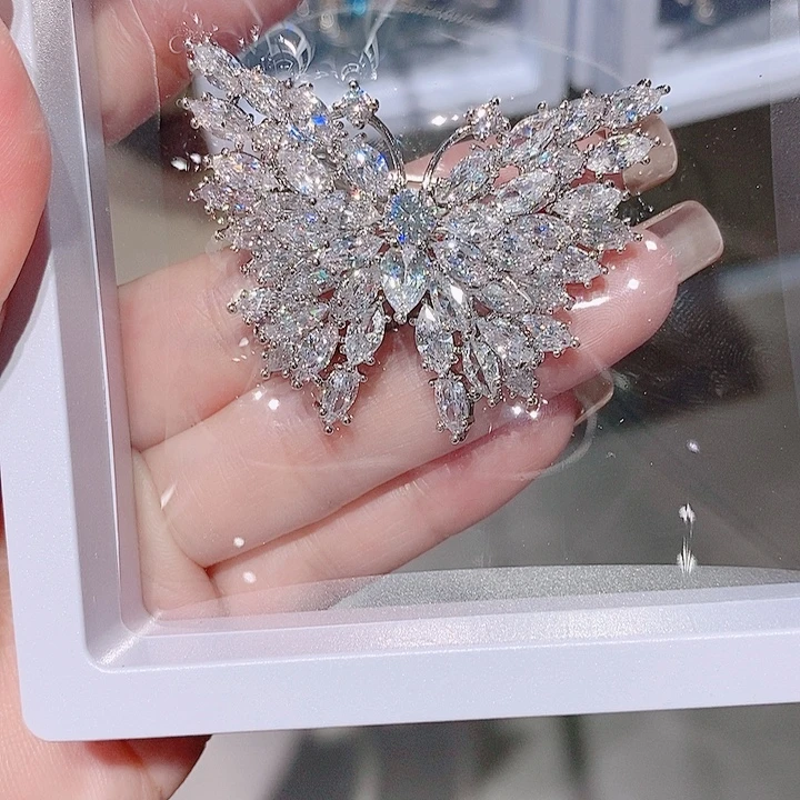 锆石铜合金锆石款 蝴蝶胸针 白色