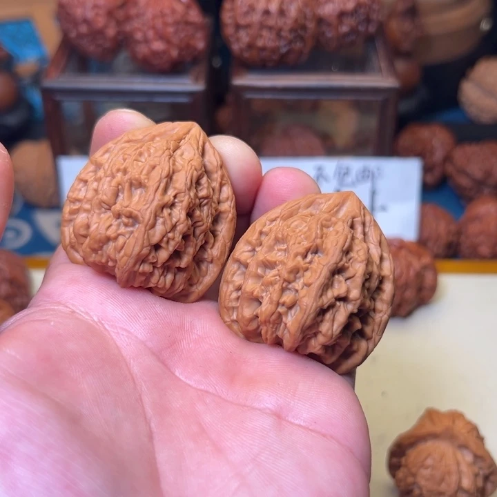 李***李吊坠桃核哈哈哈哈哈