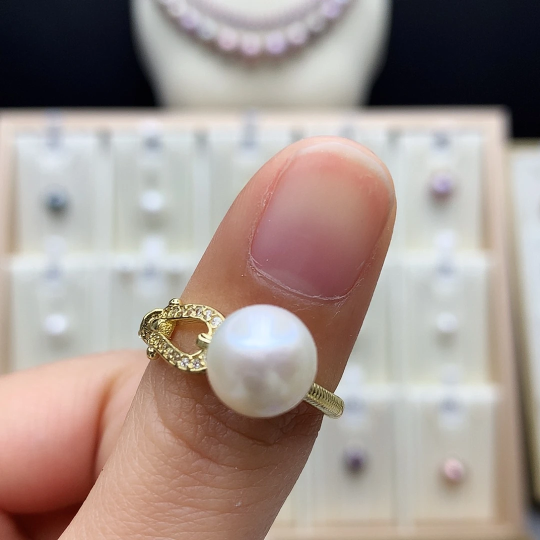 淡水珍珠合金颈饰