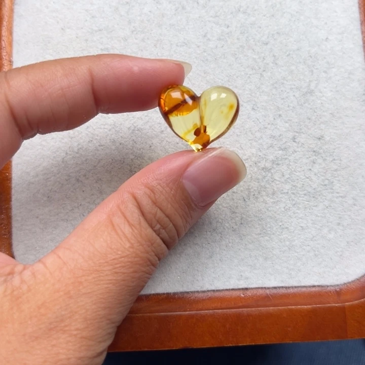 琥珀未镶嵌珠宝奇石M98号花珀屁桃