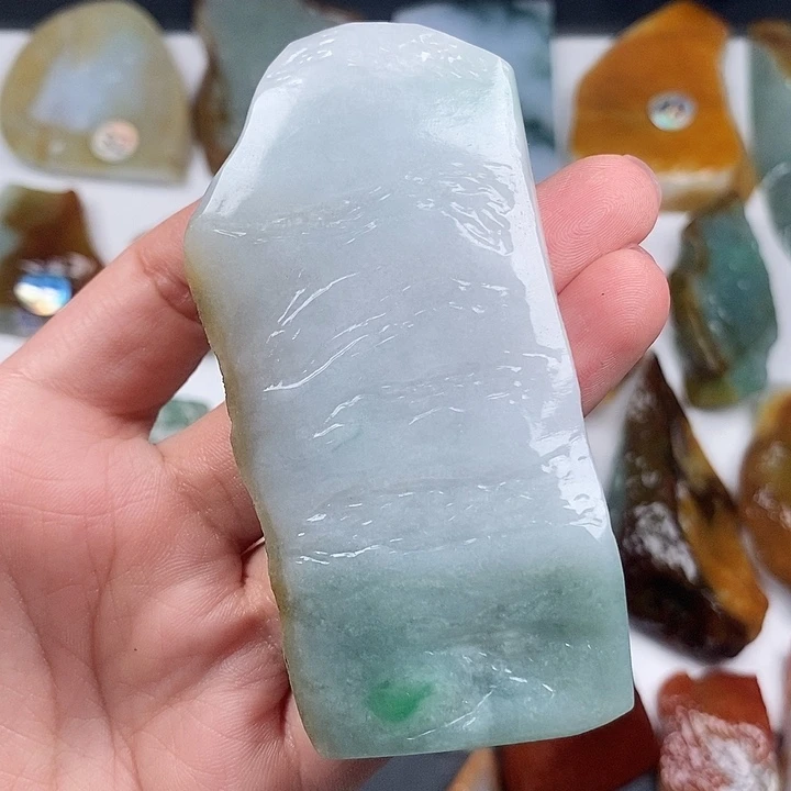 颈饰未镶嵌翡翠天然