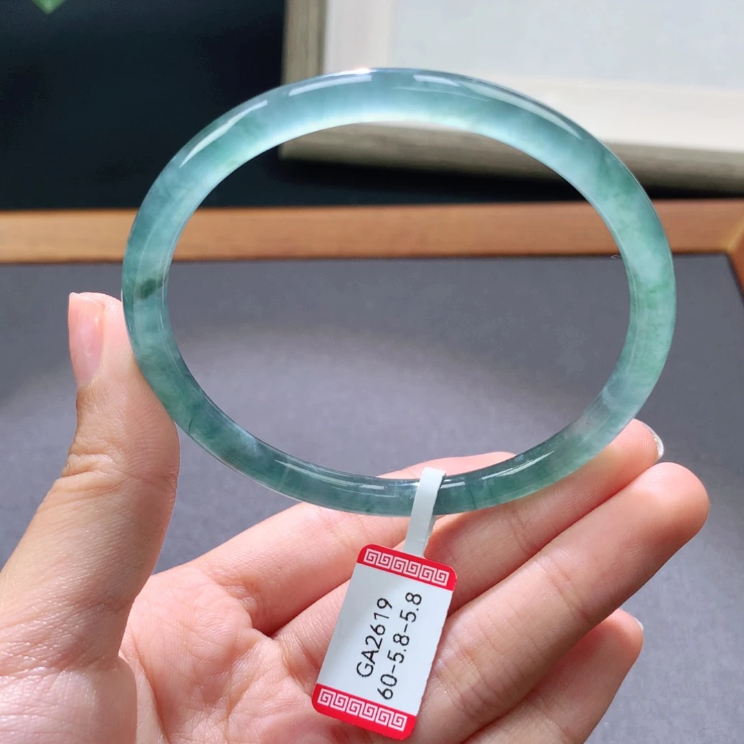 翡翠手镯未镶嵌天然翡翠手镯