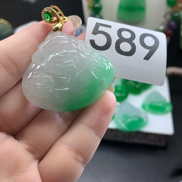 翡翠未镶嵌吊坠(赠链)