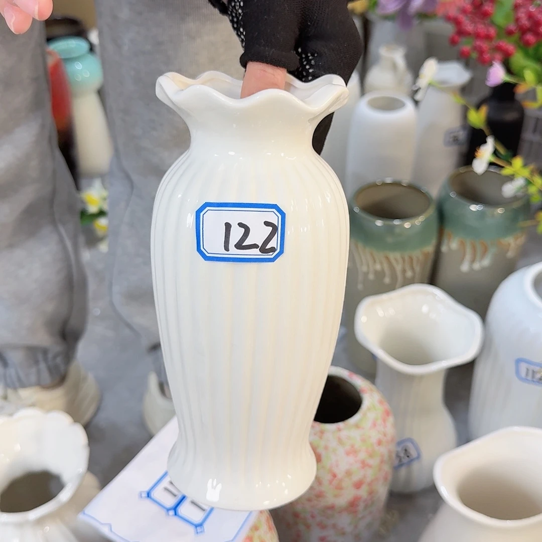 瓶122号亮釉陶瓷高20厘米微瑕一个