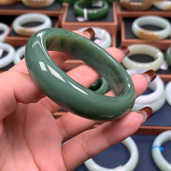 和田玉（碧玉）手镯未镶嵌