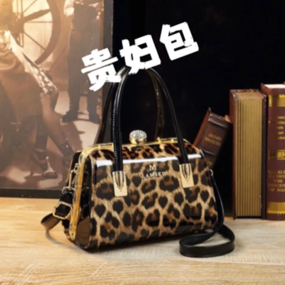 新款时尚真皮大容量女士手提包百搭大气