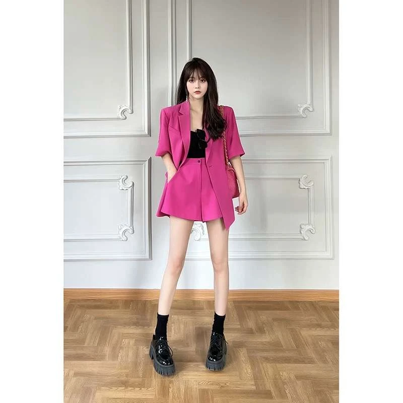 春夏季回头率爆表的西装短袖外套与短裤套装