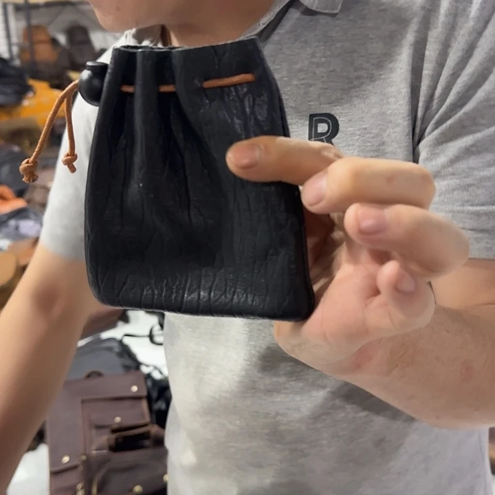 小牛皮（革）牛皮（革）头层牛皮8.8