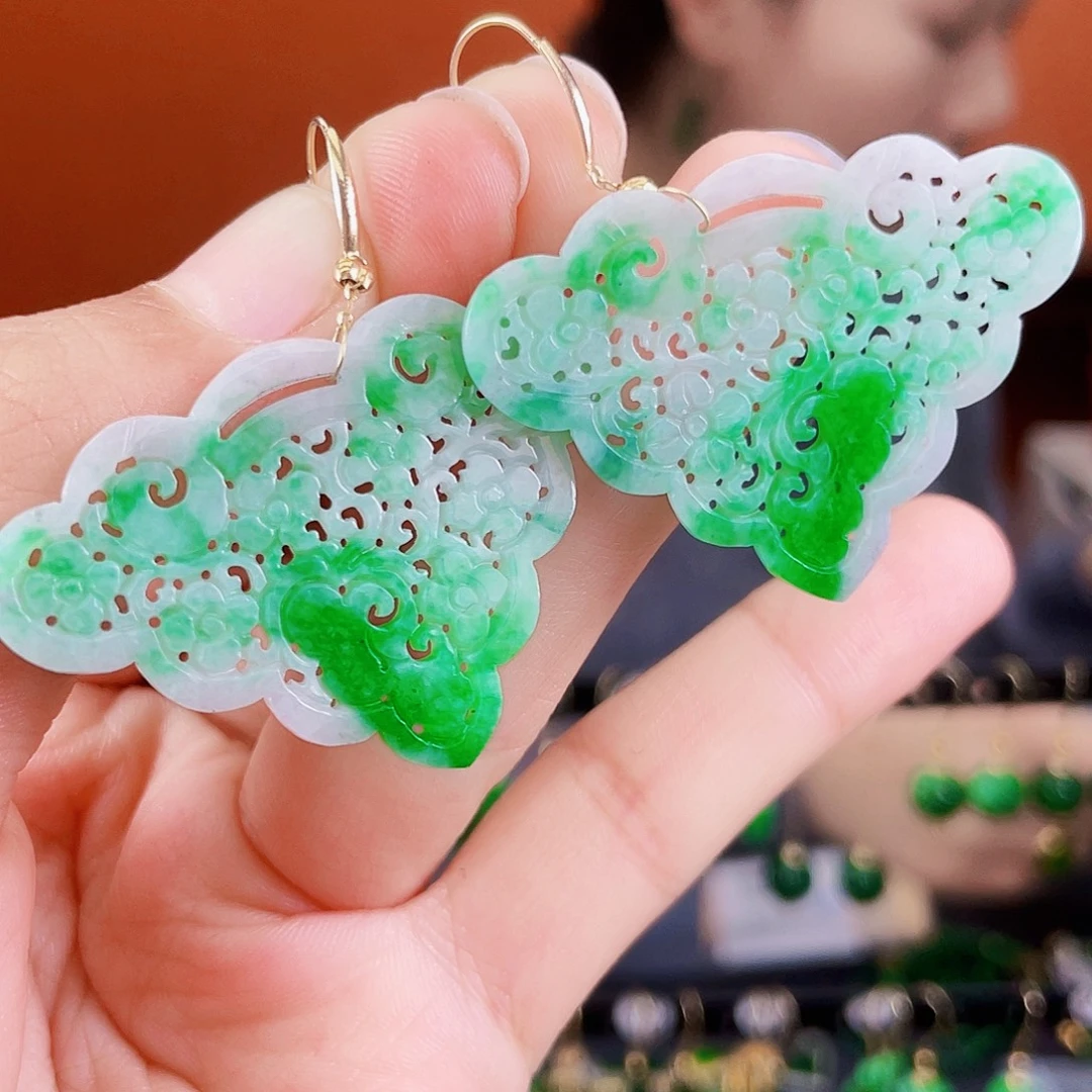 翡翠18K金镶嵌耳饰