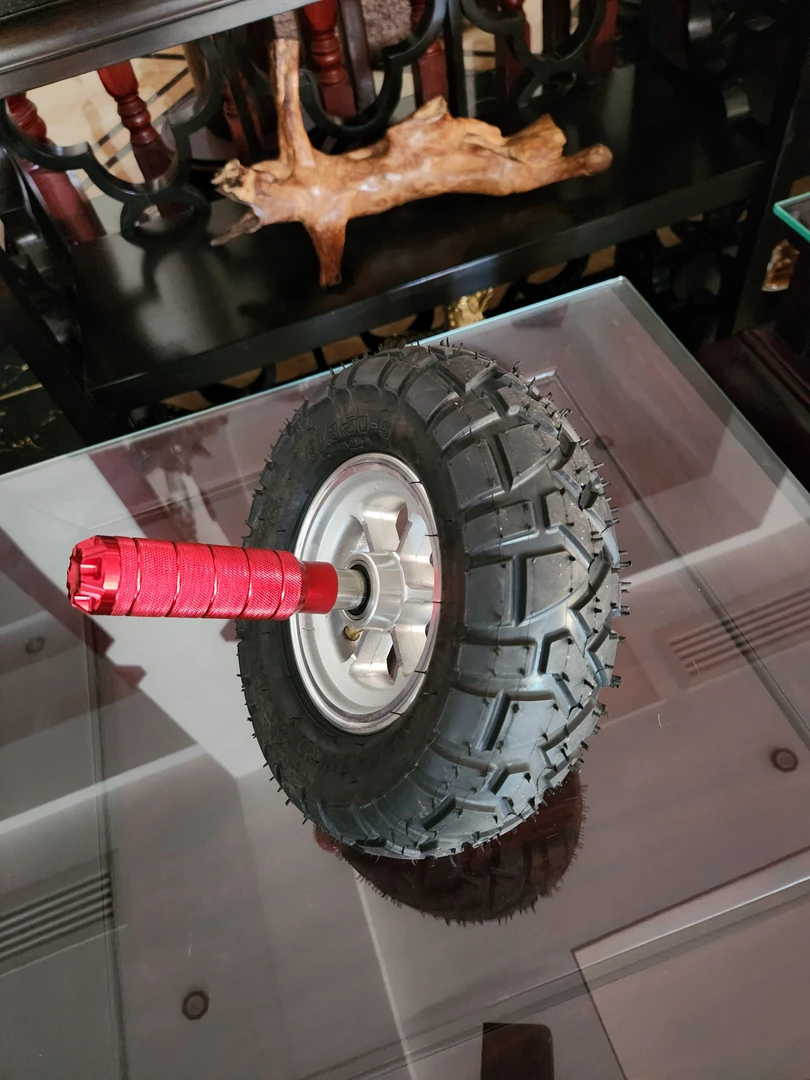 健腹轮，真空胎，铝合金轮毂，铝合金把手，直径25厘米，宽68毫米