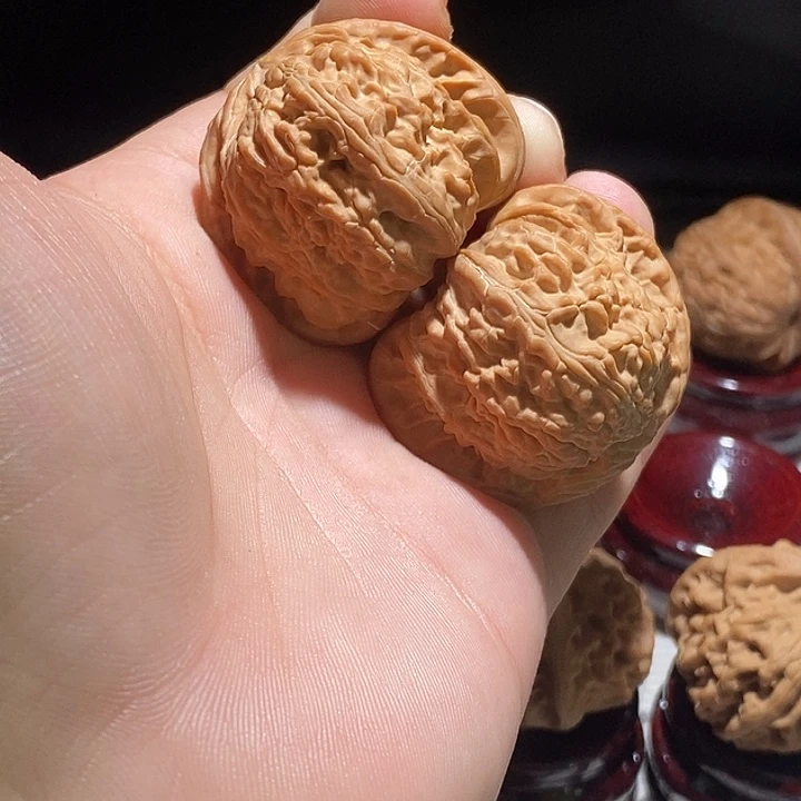 小***o文玩核桃把件42白狮子