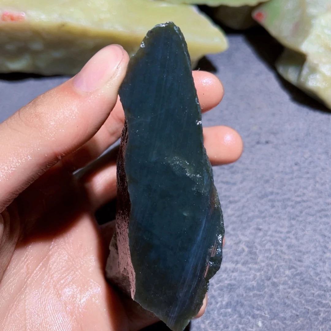 和田玉（糖玉）未镶嵌珠宝奇石
