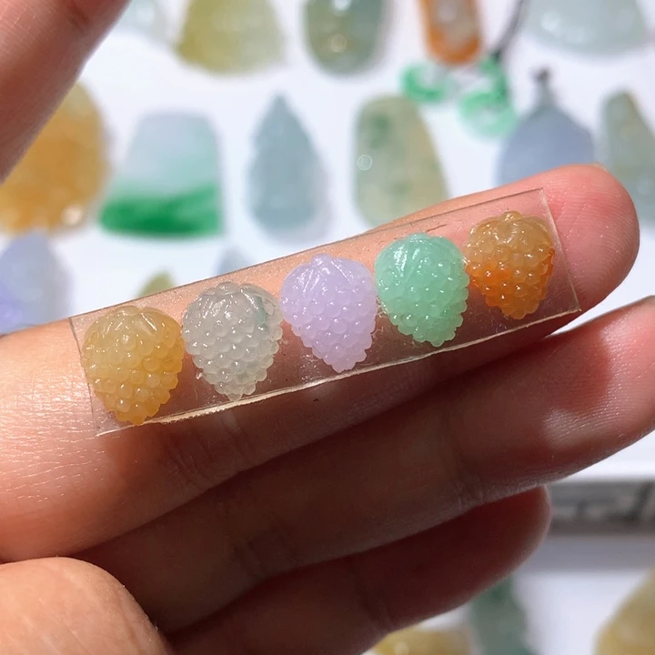 未镶嵌定制翡翠九*贝葡萄