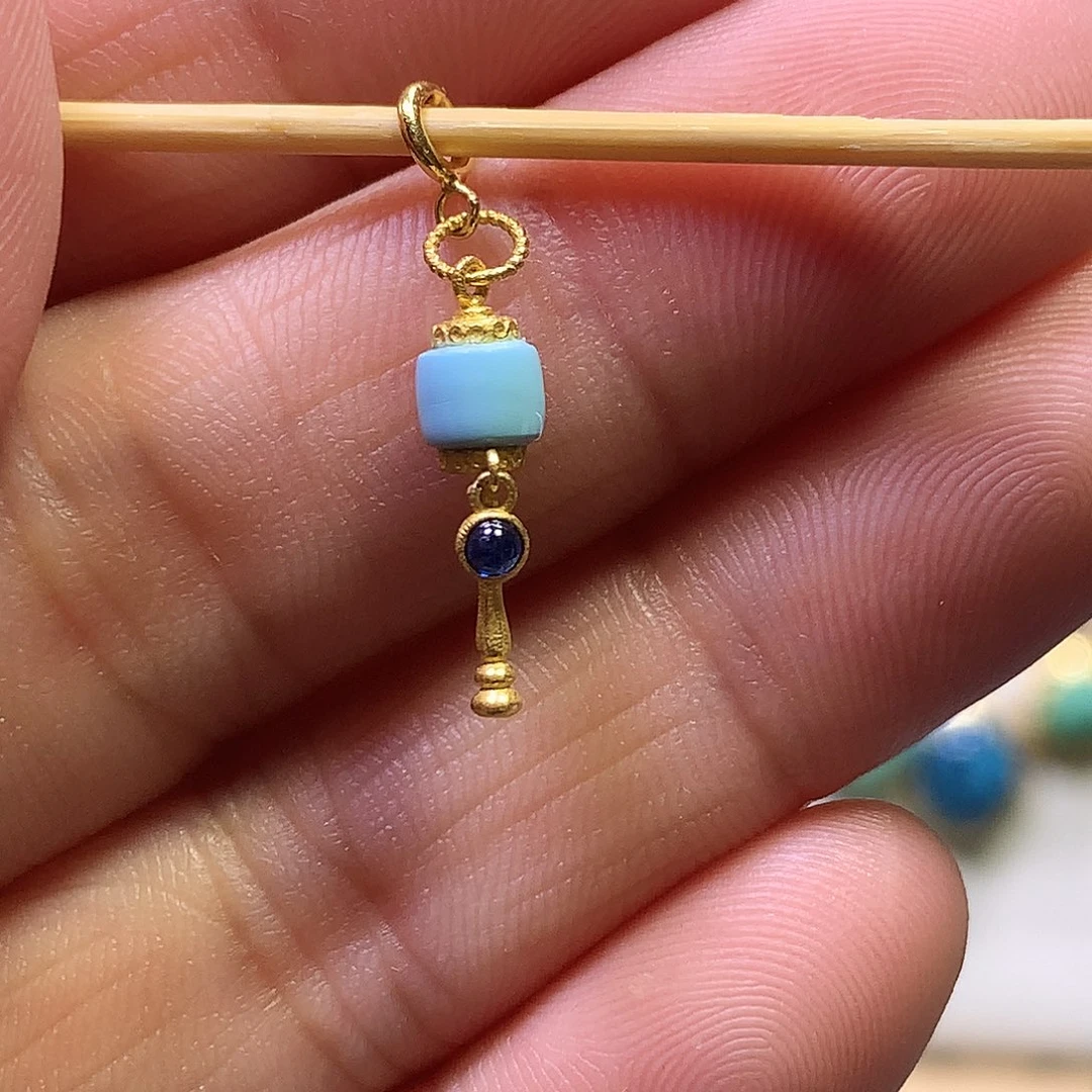 绿松石18K金镶嵌挂件