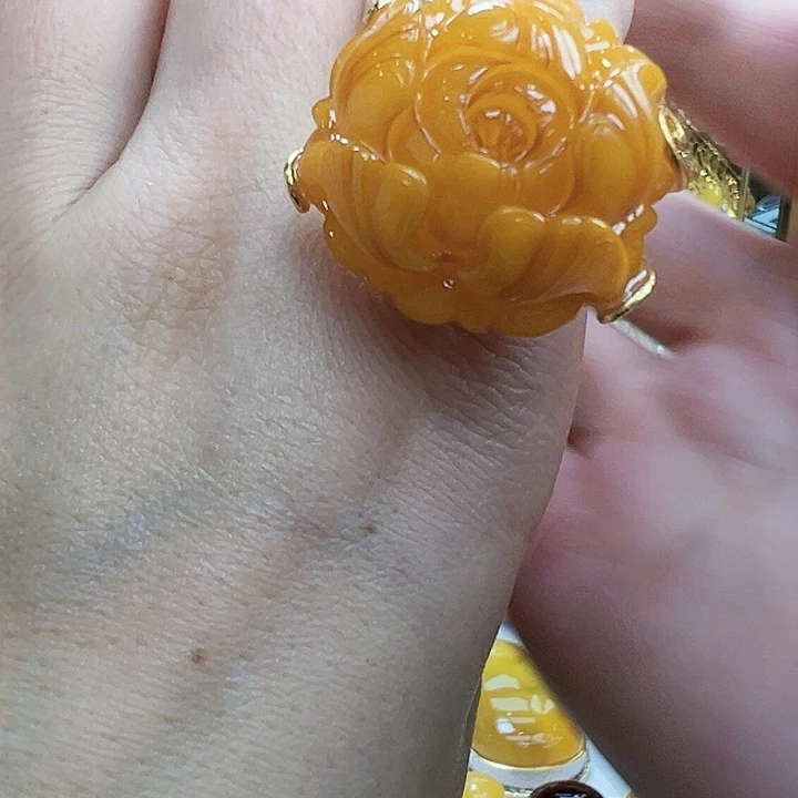 琥珀未镶嵌珠宝奇石
