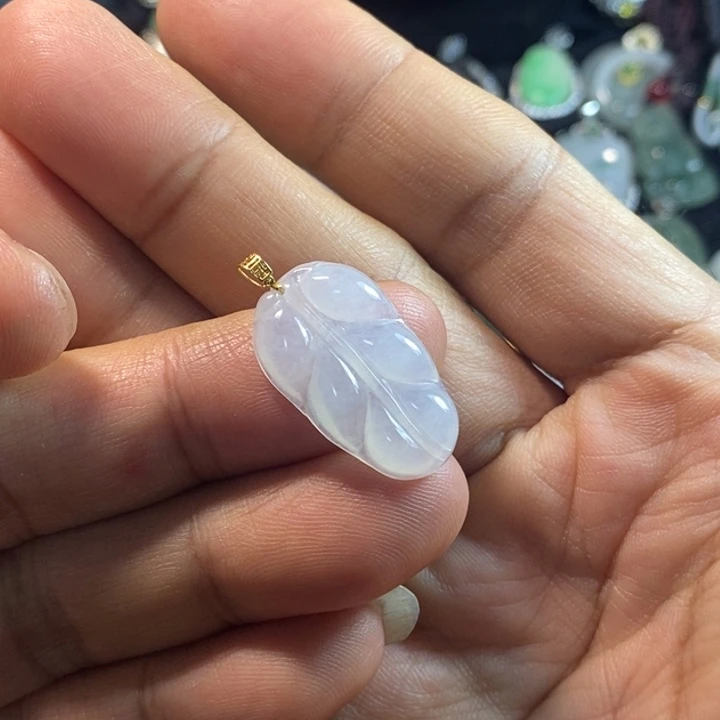 翡翠18K金镶嵌颈饰天然缅甸翡翠A货冰叶子吊坠