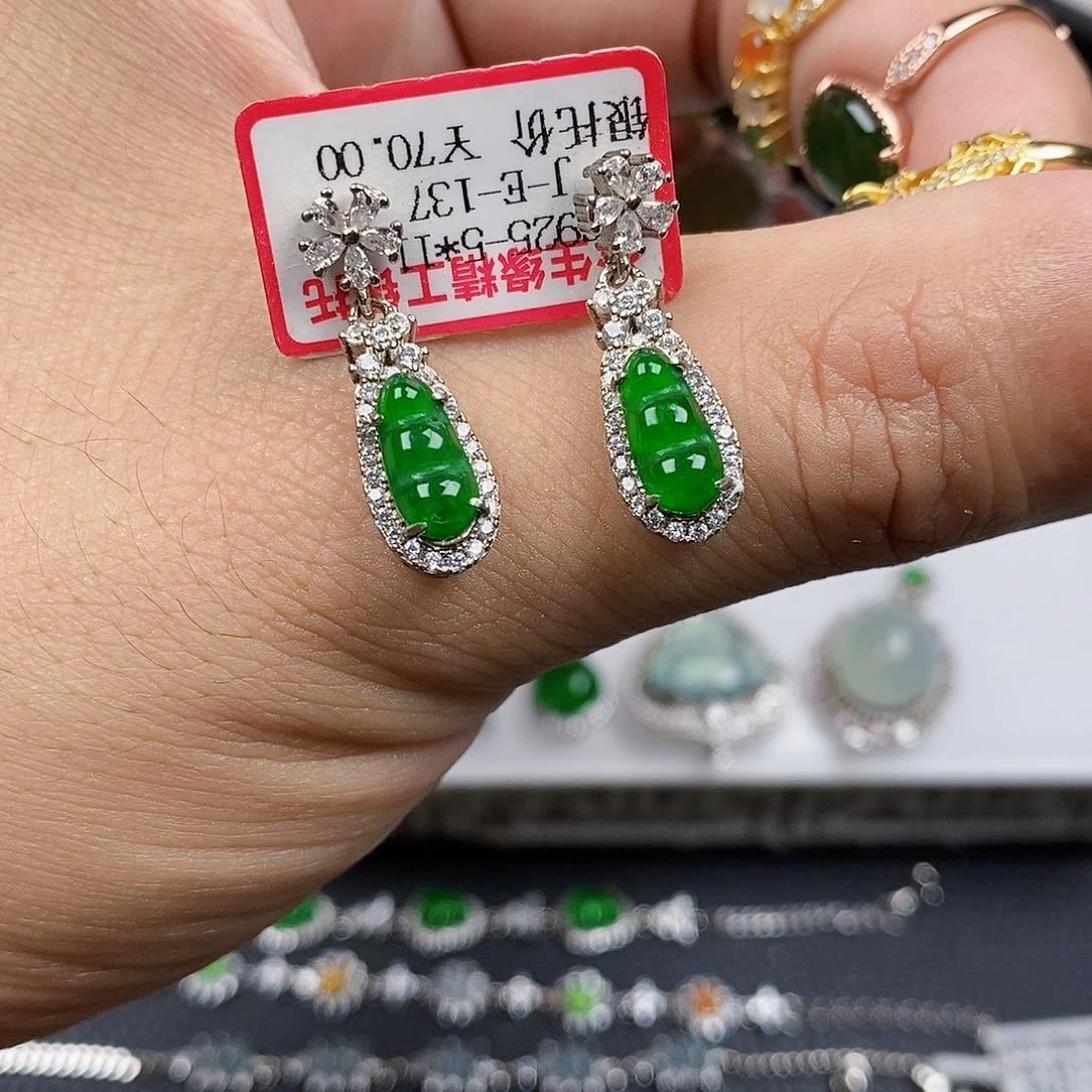 银S925镶嵌翡翠耳饰w w
