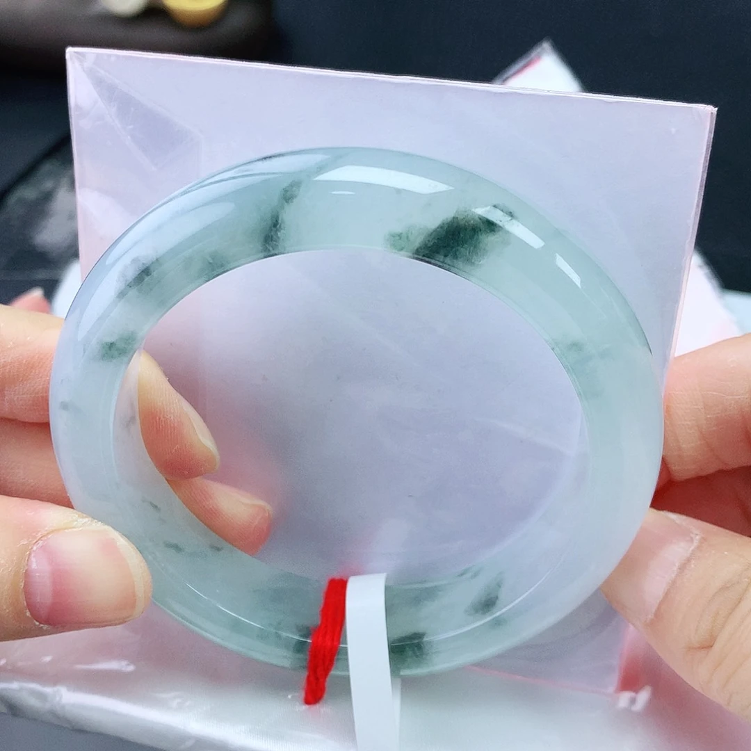 翡翠手镯未镶嵌56圈