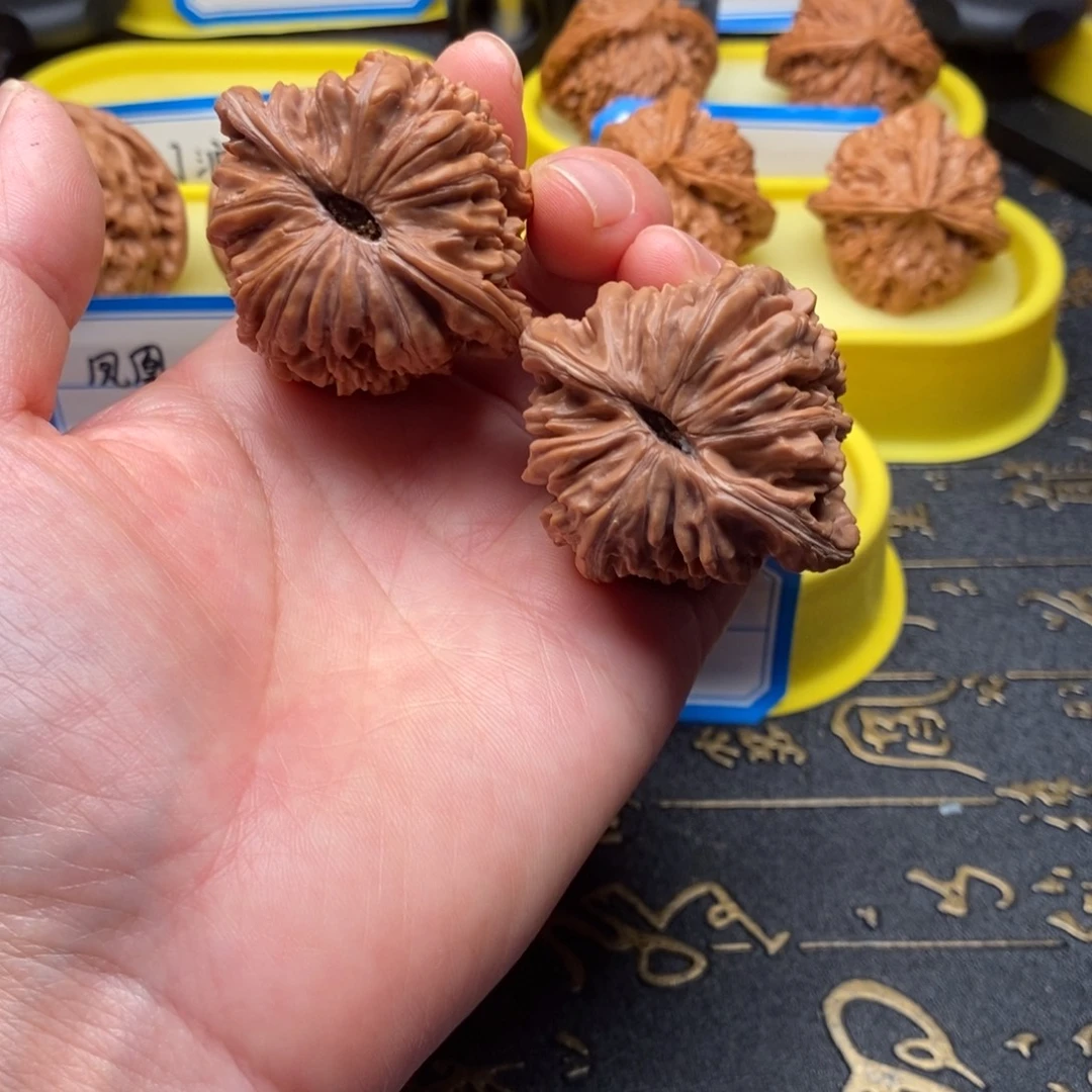 突***突文玩核桃吊坠四座楼