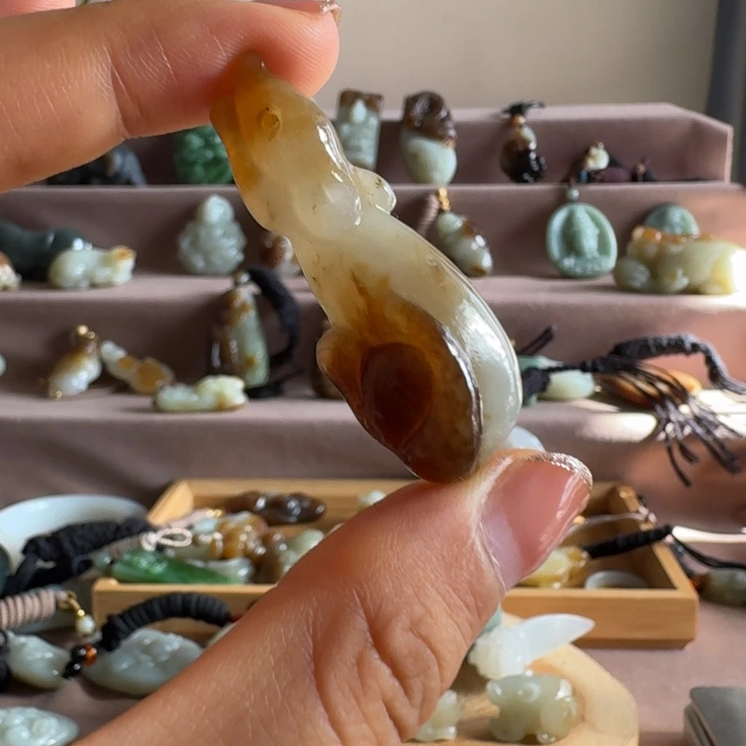 和田玉（糖玉）未镶嵌颈饰