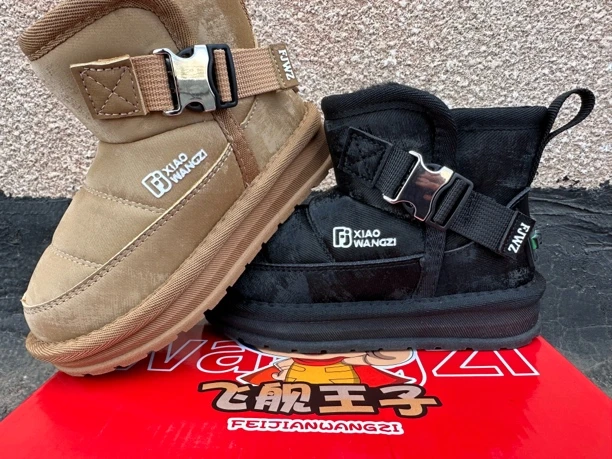 2025年最新款雪地靴儿童