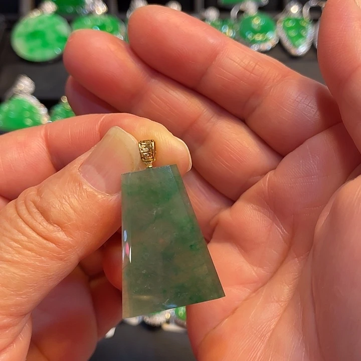 翡翠18K金镶嵌吊坠(不含链)天然缅甸翡翠A货