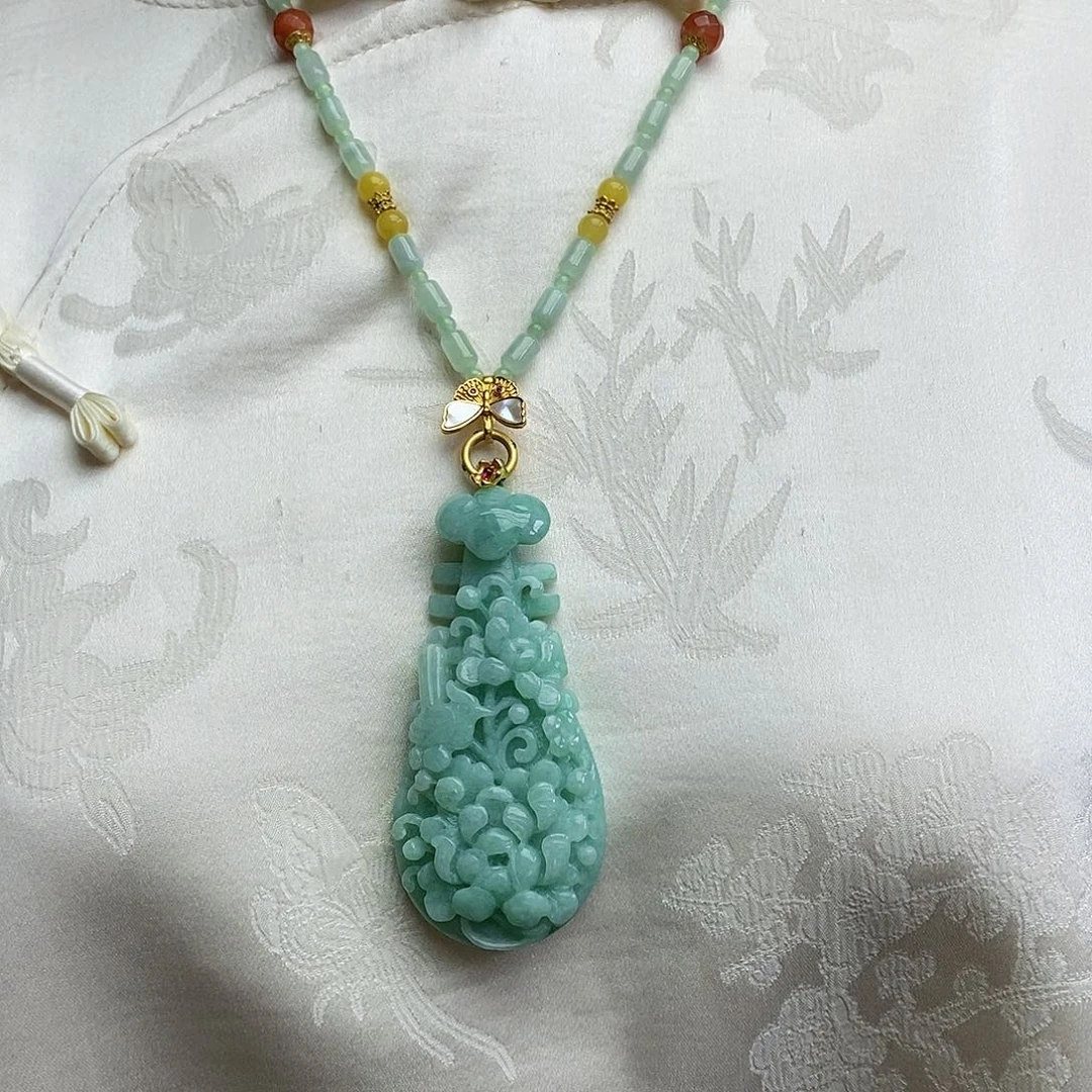 翡翠颈饰未镶嵌天然