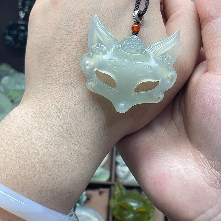 未镶嵌岫玉吊坠(赠链)