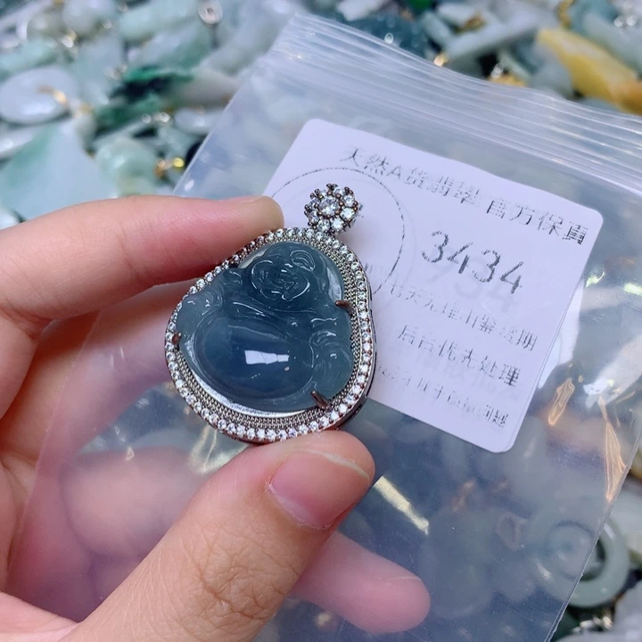 吊坠(不含链)未镶嵌翡翠