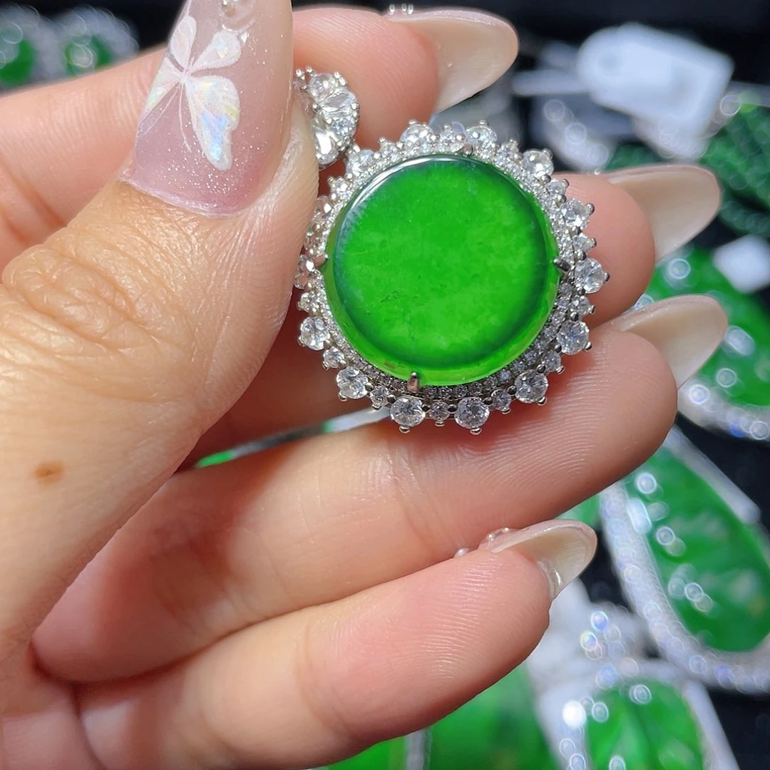 翡翠颈饰银S925镶嵌翡翠