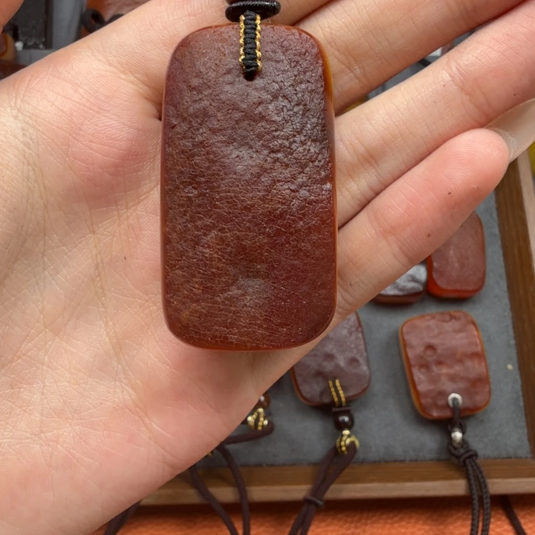 蜜蜡未镶嵌吊坠(赠链)