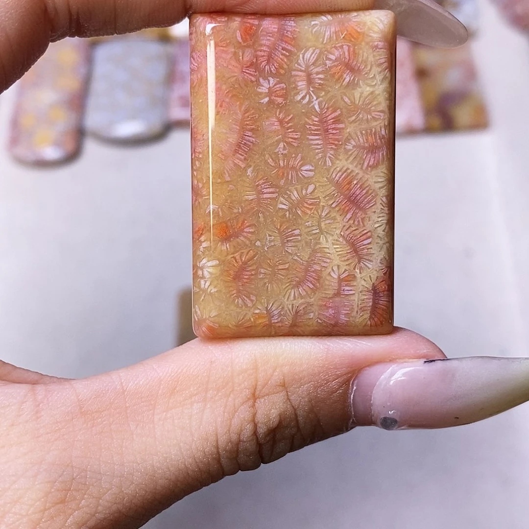 查罗石合金颈饰T***y