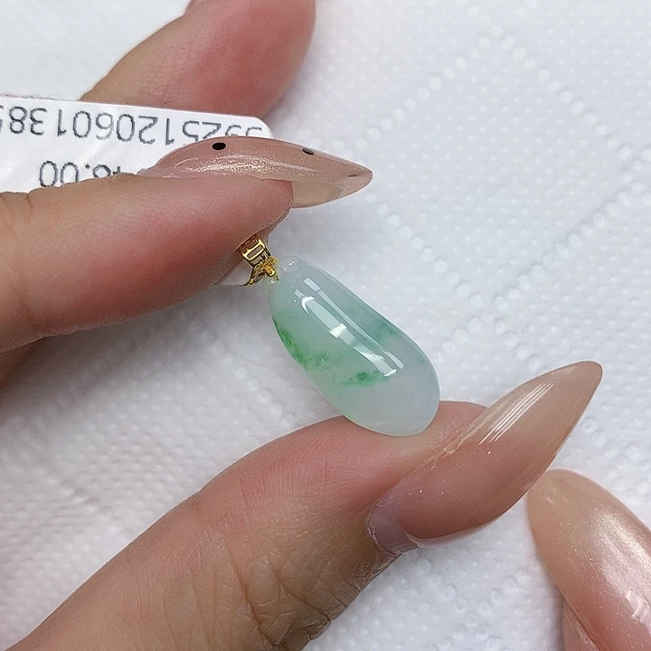 颈饰18K金镶嵌翡翠