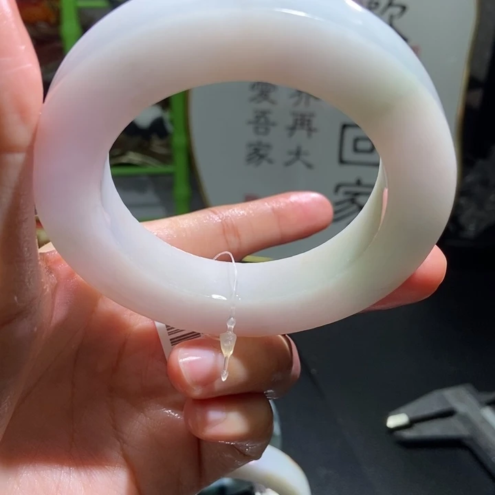 定制翡翠未镶嵌手镯定制