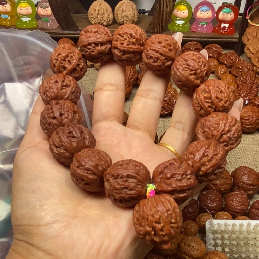 鹰***风文玩核桃吊坠珊瑚手串文玩核桃