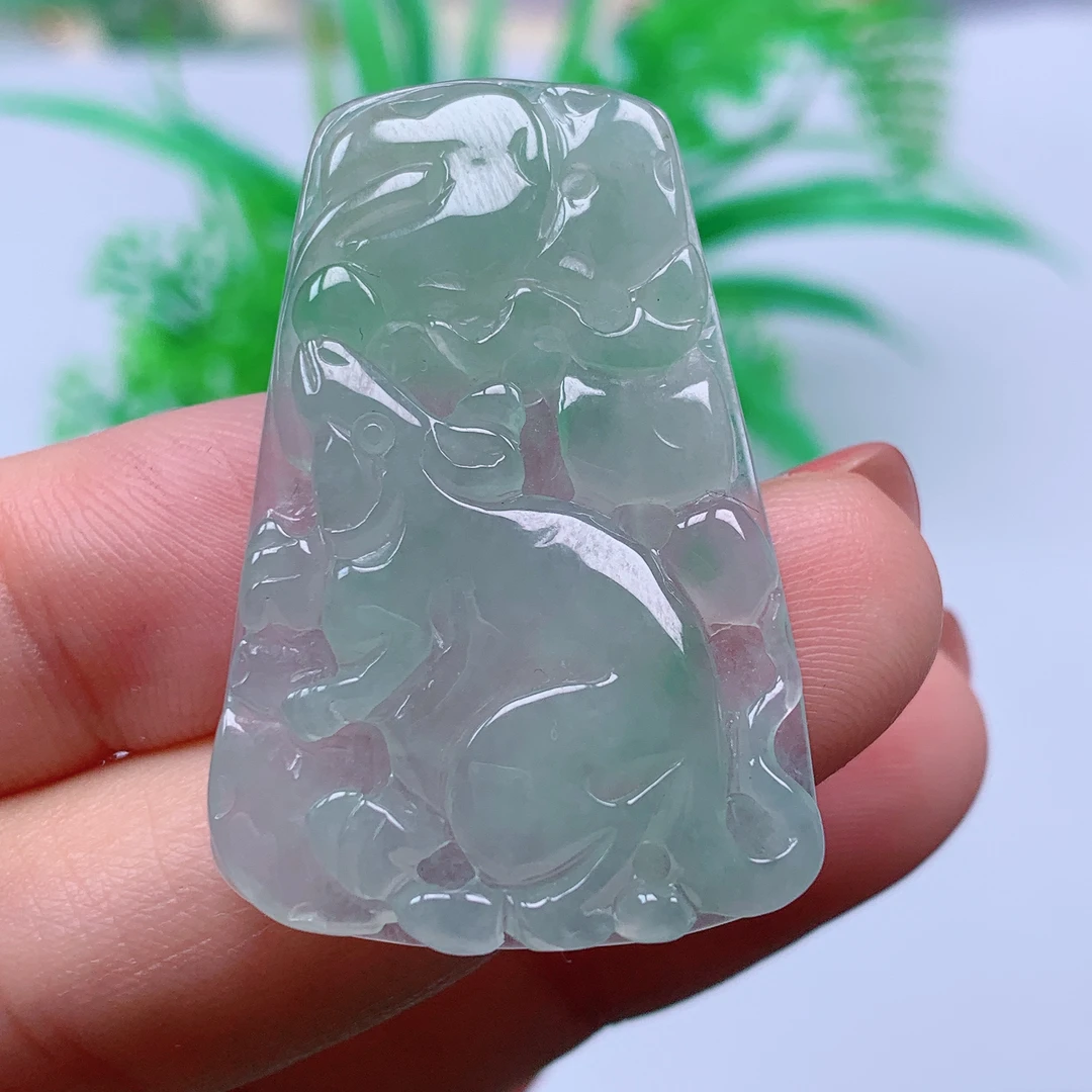 缅甸天然A货翡翠，冰润生肖鼠 编号267/121尺寸 38.7-26-4.6