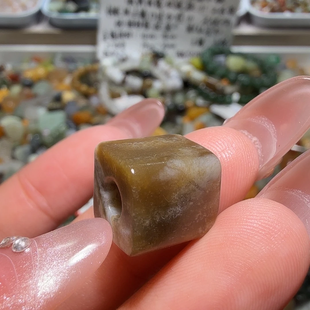 和田玉未镶嵌珠宝奇石