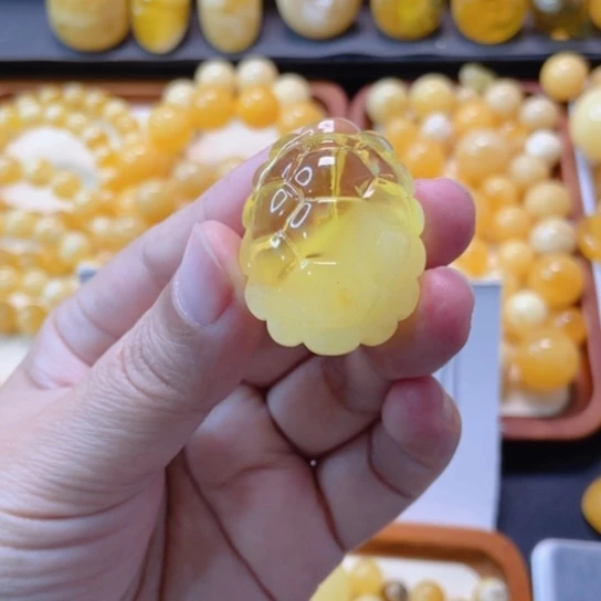 琥珀未镶嵌颈饰天然蜜蜡