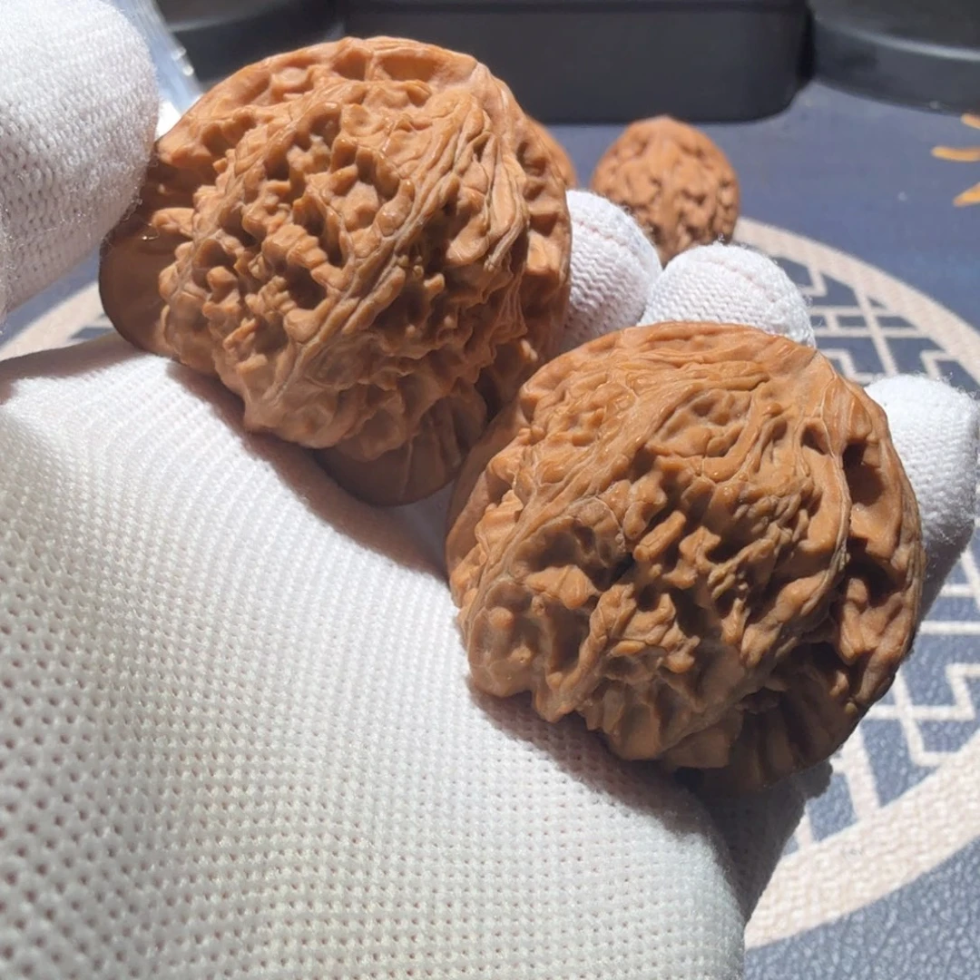 吊坠文玩核桃三角白