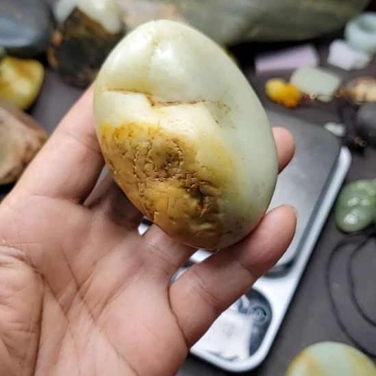 和田玉（糖玉）未镶嵌挂件