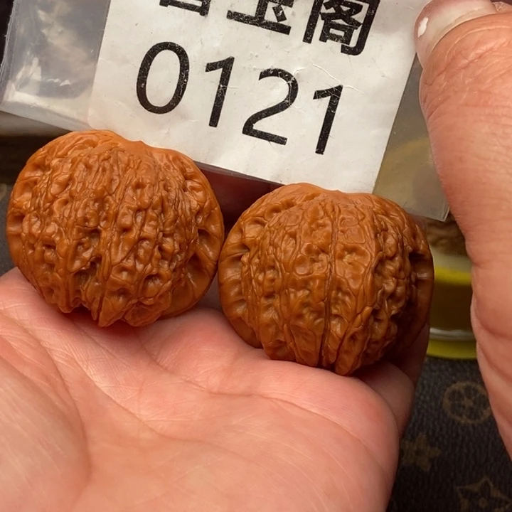 文玩核桃把件血麒麟40