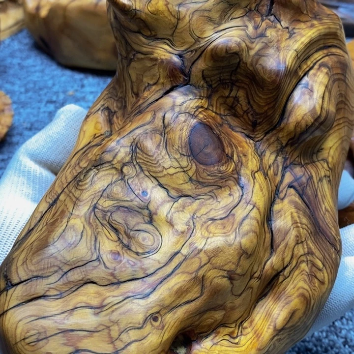 柏木（崖柏）岁**歌崖柏88