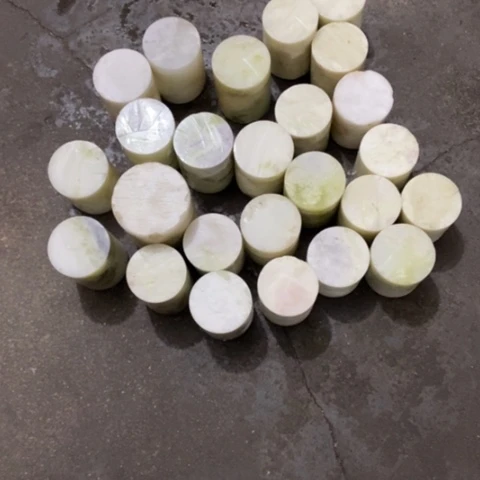 未镶嵌和田玉（糖玉）挂件任**。