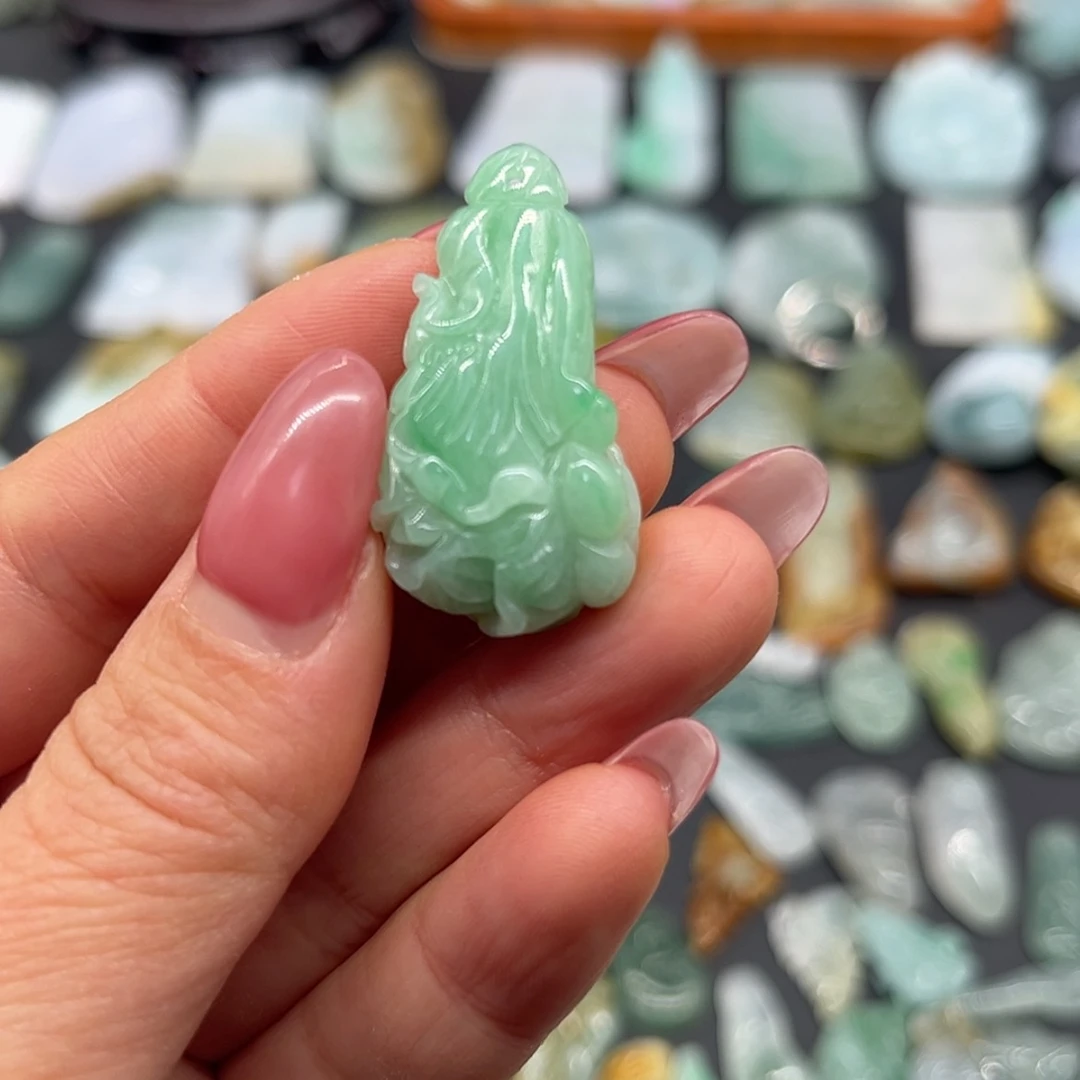 【闪购商品】翡翠颈饰未镶嵌白菜